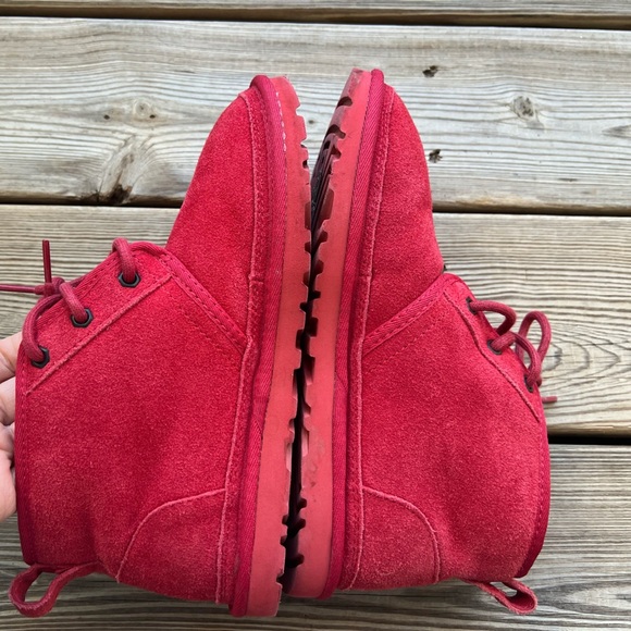 UGG Red Chukka Neumel Boots Red Suede Shearling Fur Lined Women’s Sz 6 - Picture 4 of 11